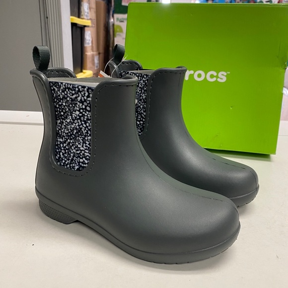 crocs freesail chelsea boots